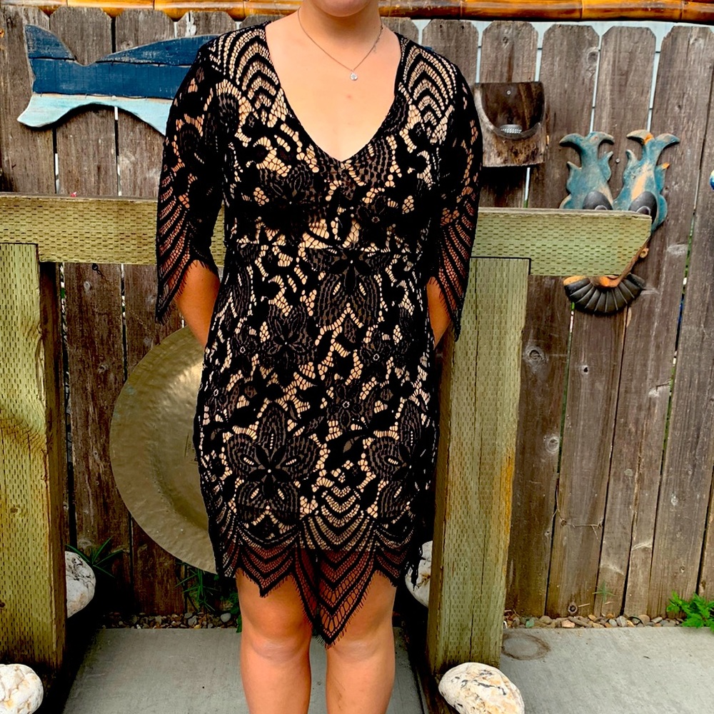 Beautiful Brand New forever 21 lace dress